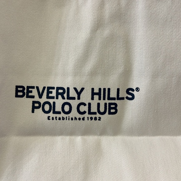 POLO BEVERLY HILLS 16.5 x 16.5 White Tote Bag with Bear Design. STYLISH NWT - Picture 5 of 6
